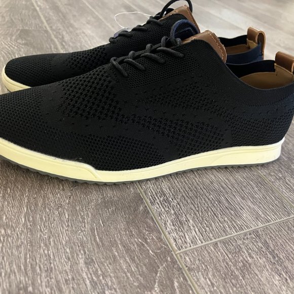 IZOD men shoes, brand new, Size 10 - Picture 2 of 3